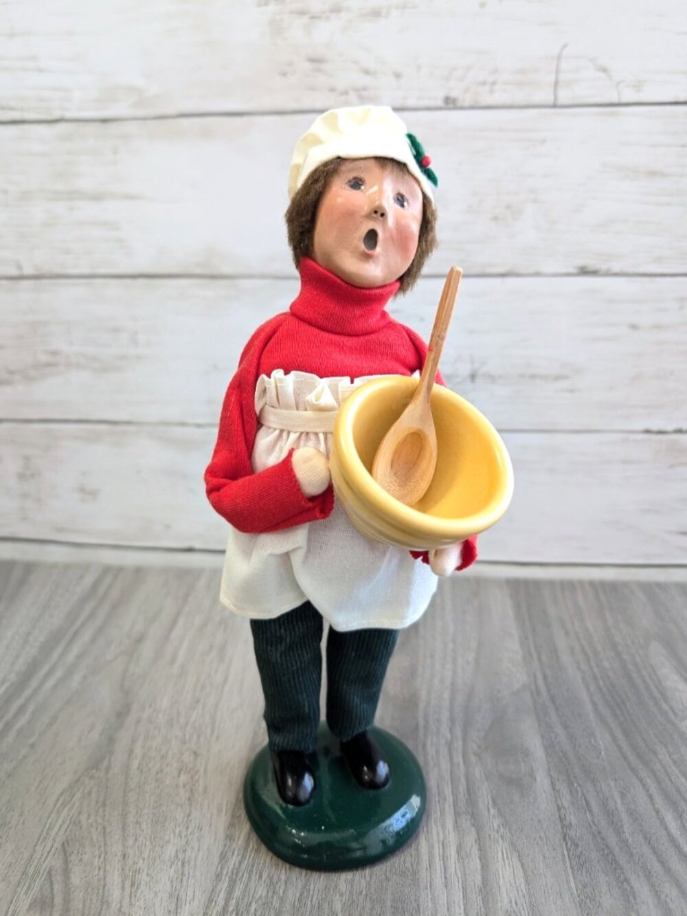 Byers Choice Christmas Caroler Bakers Figurine Boy